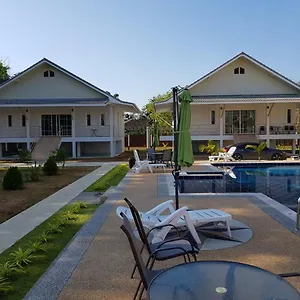 Poolside Village de vacances